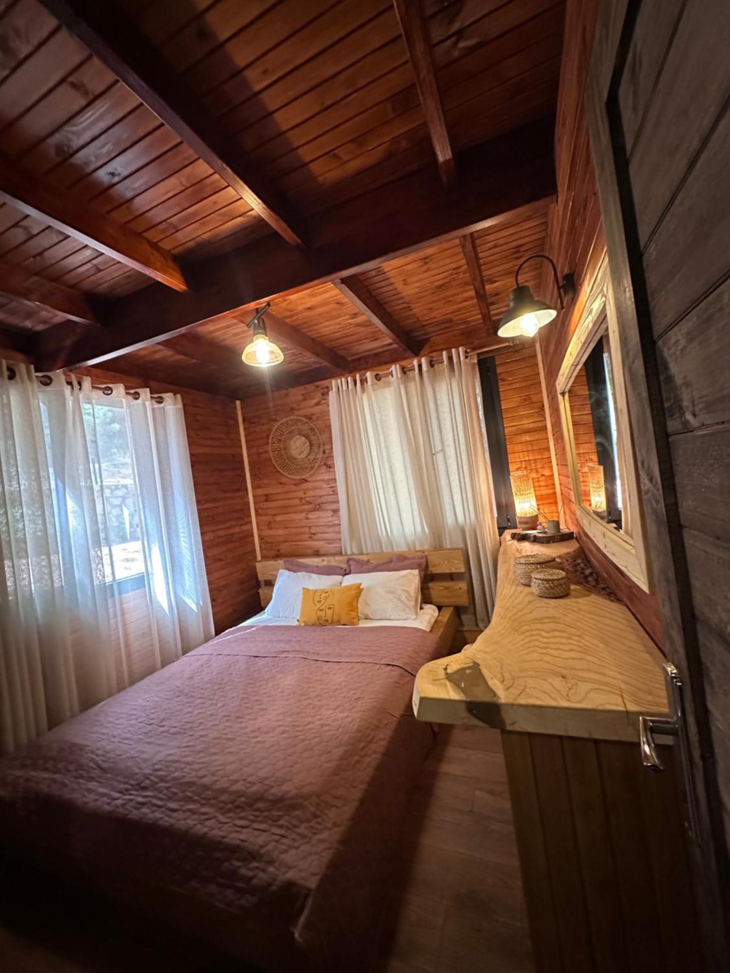 Panurlawoodenhouse Oezel Havuz& Sauna Mavi Extérieur photo